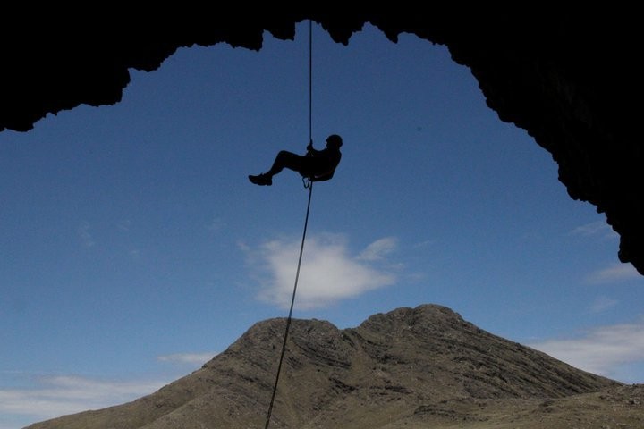 Tres Picos desde la Cueva de los Guanacos