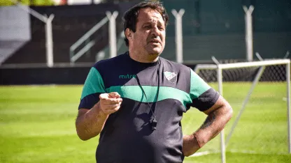 Carlos Mungo entrenador de Villa Mitre de Bahía Blanca desde julio de 2018