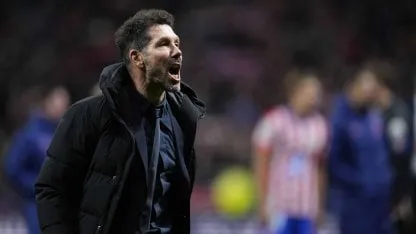 Simeone, picante en la conferencia: "Levante la mano quien vio que Julián tocó dos veces la pelota"