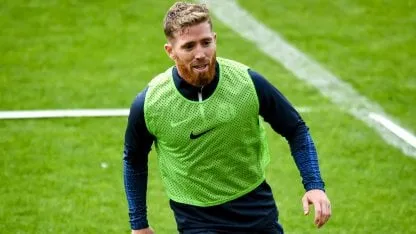 Muniain, otra vez suplente en San Lorenzo: por qué aún no recuperó la titularidad