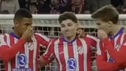 La reacción de Julián después del penal que le anularon