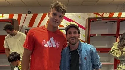 Mensik y Messi