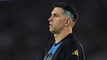 Qué predice Dibu Martínez para su carrera: ¿ganar la Champions, jugar en Independiente o más Mundiales?