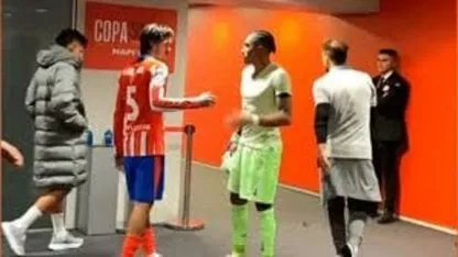 El gran gesto de Raphinha con De Paul después de la polémica