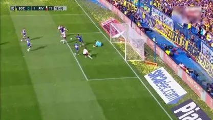 El gol de Lanzini a Boca en La Bombonera