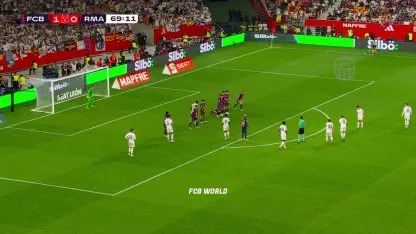 El gol de tiro libre de Mbappé contra el Barcelona