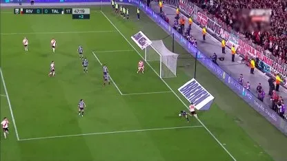 Era para cerrar el estadio: el lujazo de Mastantuono que casi termina en gol de River