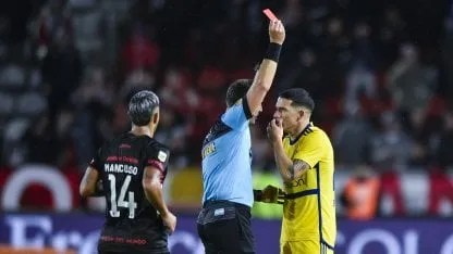 Fernando Echenique - roja a Lautaro Blanco - Boca Juniors (Gustavo Garello/Getty Images)