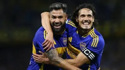 Fernando Gago podría romper el doble 9 de Cavani y Giménez