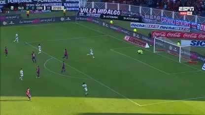 Gill salvó a San Lorenzo luego de un remate de Lovera