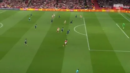 La atajada de Donnarumma a Gabriel Martinelli