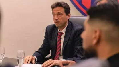 Mientras buscan destituirlo, el plan de Moretti es volver a la presidencia