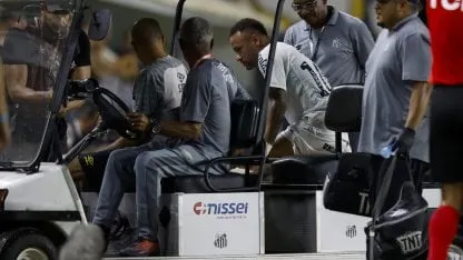 El peor festejo: Neymar, lesión y llanto en su partido 100 en Santos