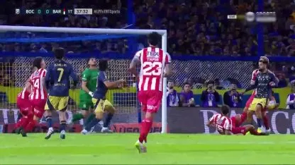 "No fue falta": la bronce de Gago por el gol anulado a Cavani en Boca-Barracas Central