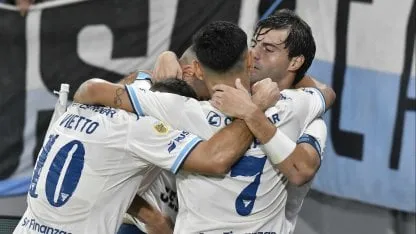 Racing visita a Colo Colo buscando tres puntos de oro pensando en octavos 