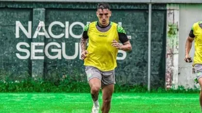 Por qué Centurión aún no debutó en Oriente Petrolero y el paso clave para que pueda jugar