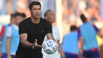 El insólito error de Banfield que alimenta los rumores de la llegada de Seba Domínguez