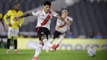 Lo que no se vio del penal de Driussi en River: cómo se decidió y por qué no pateó Montiel
