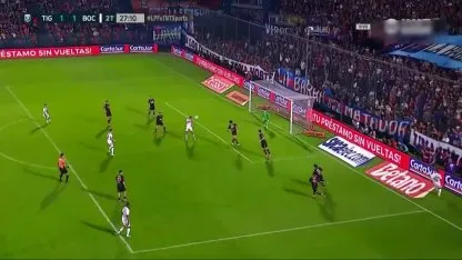Belmonte llegó de 9 y se perdió el segundo de Boca ante Tigre