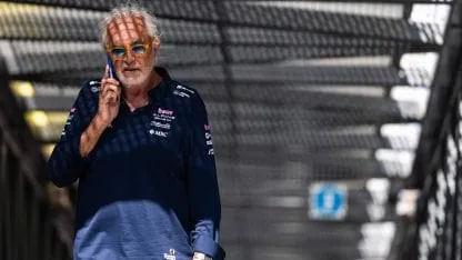 Atento, Colapinto: el representante de Checo Pérez pasó por el hospitality de Alpine