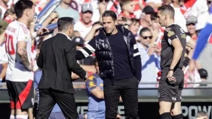 Gago en su último partido dirigiendo a Boca.