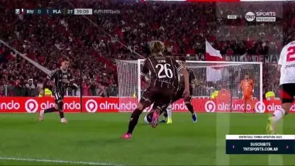 La jugada en la que podría haber sido expulsado Acuña en River-Platense