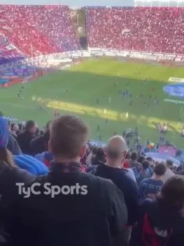 Russo, ovacionado por los hinchas de San Lorenzo en medio de rumores con Boca