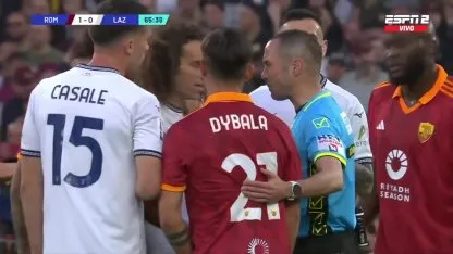 Dybala se cruzó con un francés y le mostró la canillera de campeón del mundo