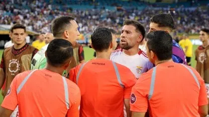 Picante cruce de Otamendi con Marchesín: “Hablás una banda ahora que jugás en Boca, bobo”
