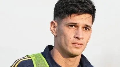 Fue una de las compras más caras de Riquelme, jugó muy poco y Russo buscará revalorizarlo