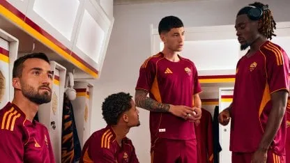 Sin Paredes, Roma presentó su nueva camiseta