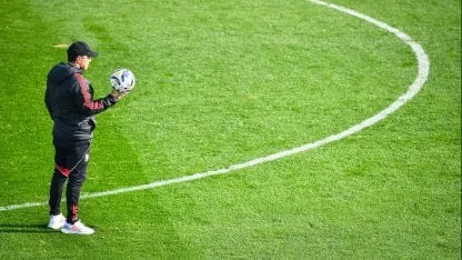 Salas se entrenó en River y Gallardo lo pondría poner de titular, pero Racing dice que no recibió la plata