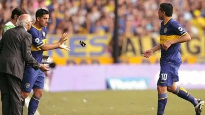 Con Riquelme de 10, la insólita formación de Boca en el último partido de Paredes