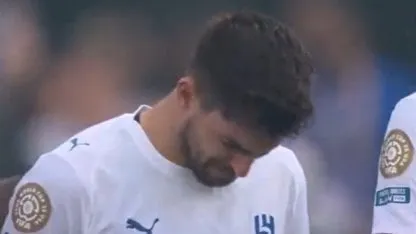 El llanto de dos jugadores del Al Hilal en el emotivo minuto de silencio por Diogo Jota