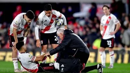 Alarma en River por Salas: lesionado, reemplazado y con hielo
