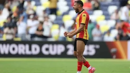 Fue figura para su equipo en el Mundial de Clubes pero fue detenido en Francia