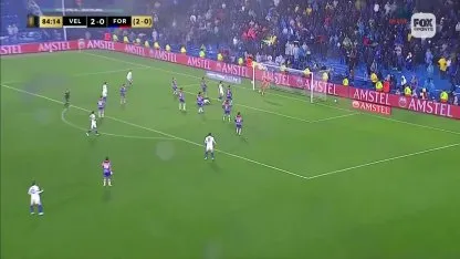 El cabezazo de Santos apenas alto en Vélez vs. Fortaleza El cabezazo de Santos apenas alto en Vélez vs. Fortaleza