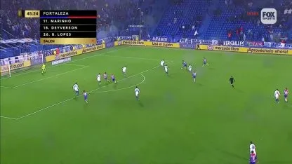 El intento de Allanzinho frustrado por Marchiori en Vélez vs. Fortaleza El intento de Allanzinho frustrado por Marchiori en Vélez vs. Fortaleza