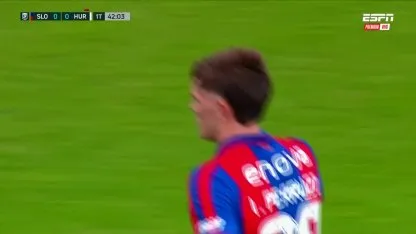 El remate de Perruzzi que pasó cerca del arco de Galíndez