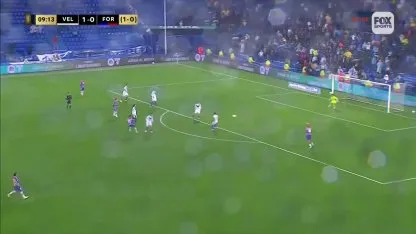La atajada de Marchiori a Marinho en Vélez vs. Fortaleza La atajada de Marchiori a Marinho en Vélez vs. Fortaleza