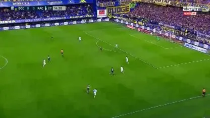 La milagrosa atajada de Facundo Cambeses para evitar el gol de Merentiel para Boca ante Racing