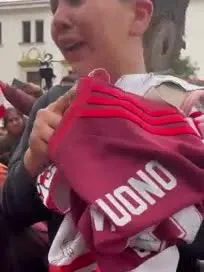 Los jugadores se acercaron a los hinchas