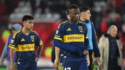 Sin lugar en Boca, Advíncula fue convocado a la Selección de Perú, que va por un milagro