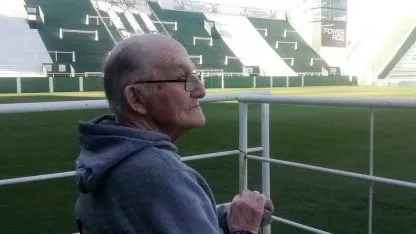 Murió el misterioso hincha que inspiró el apodo de gallina para River