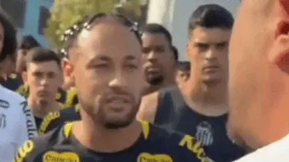 La barra de Santos apretó al plantel y a Neymar: "Si vos llorás, imaginate el resto" La barra de Santos apretó al plantel y a Neymar: "Si vos llorás, imaginate el resto"
