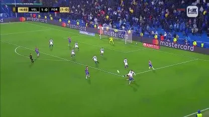 Nueva tapada de Marchiori a Marinho en Vélez vs. Fortaleza Nueva tapada de Marchiori a Marinho en Vélez vs. Fortaleza