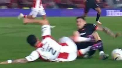 Las durísimas patadas por las que Independiente pidió tres rojas: "Se pegó mucho y no se castigó"