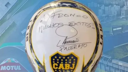 Un regalo bien bostero para Colapinto con una dedicatoria especial