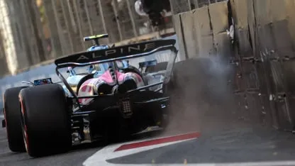 En una accidentada clasificación, Colapinto quedó 16° y Verstappen hizo la pole en Azerbaiyán