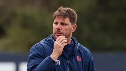 La figura que entrenó a la par pero Ayude no quiere arriesgar ante Racing